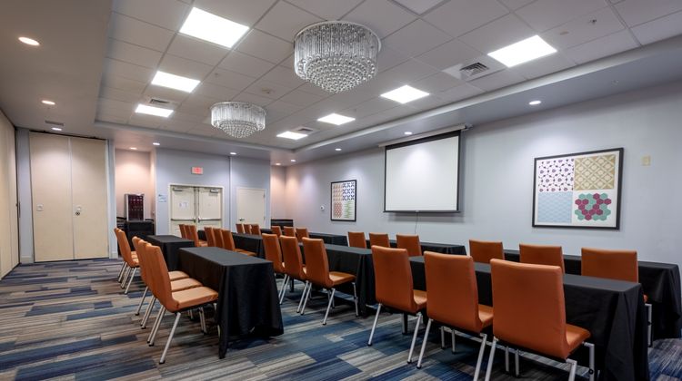 Holiday Inn Express Hotel & Suites Meeting