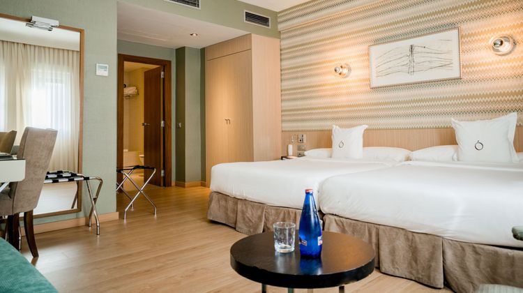 Hotel Opera Room