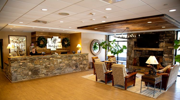 Holiday Inn Ashville East Blue Ridge Lobby