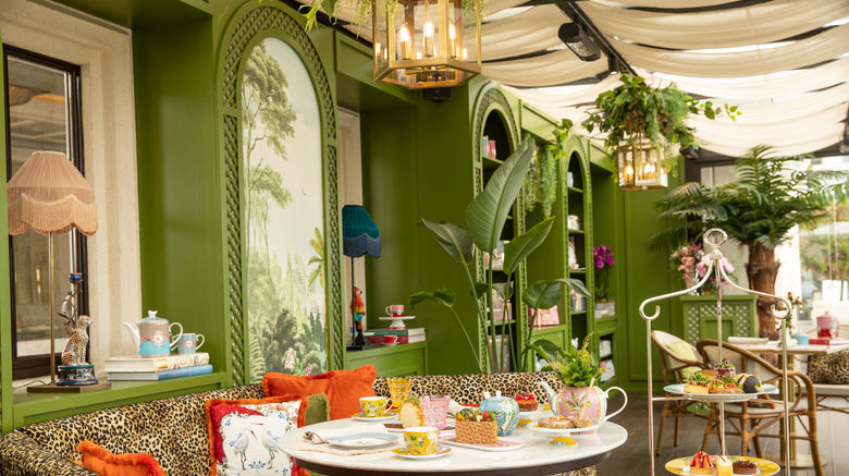 <b>Four Seasons Hotel Bosphorus Restaurant</b>. Images powered by <a href="https://leonardo.com/" title="Leonardo Worldwide" target="_blank">Leonardo</a>.