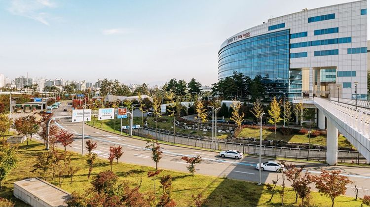 Lotte City Hotel Gimpo Airport Exterior