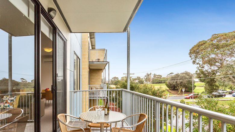 <b>Quest Frankston Room</b>. Images powered by <a href="https://www.leonardoworldwide.com/" title="Leonardo Worldwide" target="_blank">Leonardo</a>.