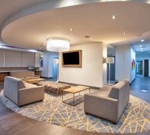 Holiday Inn Dallas-Fort Worth Airport S Lobby