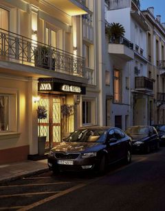 Ava Hotel & Suites