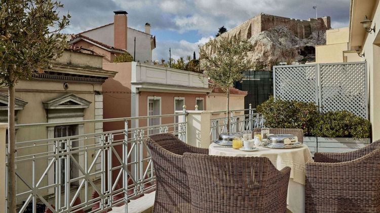 Ava Hotel & Suites Room