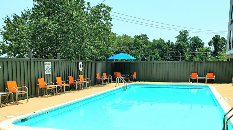 Holiday Inn Express Lorton Pool