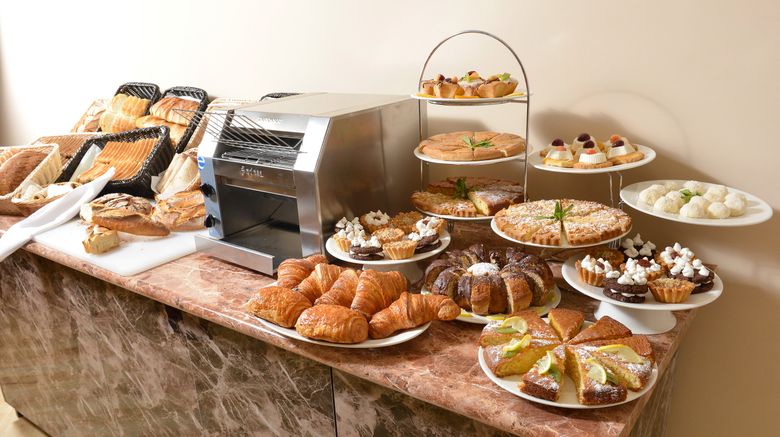 <b>Ani Grand Hotel Yerevan Restaurant</b>. Images powered by <a href="https://www.leonardoworldwide.com/" title="Leonardo Worldwide" target="_blank">Leonardo</a>.