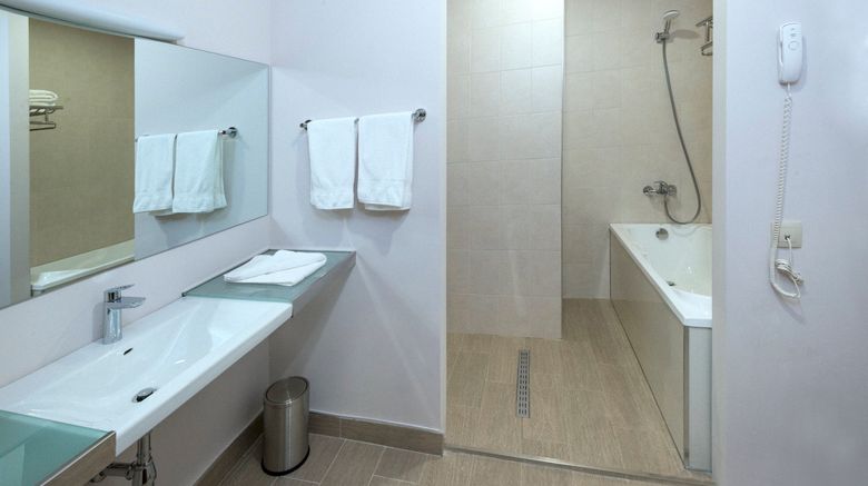 <b>Ani Grand Hotel Yerevan Room</b>. Images powered by <a href="https://www.leonardoworldwide.com/" title="Leonardo Worldwide" target="_blank">Leonardo</a>.