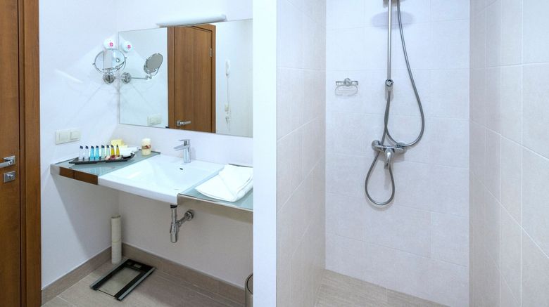 <b>Ani Grand Hotel Yerevan Room</b>. Images powered by <a href="https://www.leonardoworldwide.com/" title="Leonardo Worldwide" target="_blank">Leonardo</a>.