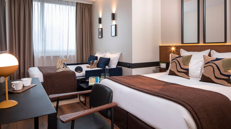 <b>Hotel du Port Room</b>. Images powered by <a href="https://www.leonardoworldwide.com/" title="Leonardo Worldwide" target="_blank">Leonardo</a>.