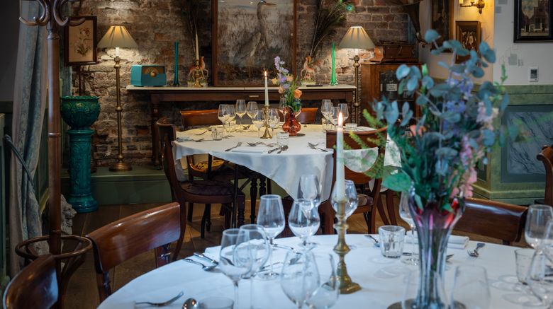 <b>The Zetter Clerkenwell Restaurant</b>. Images powered by <a href="https://www.leonardoworldwide.com/" title="Leonardo Worldwide" target="_blank">Leonardo</a>.