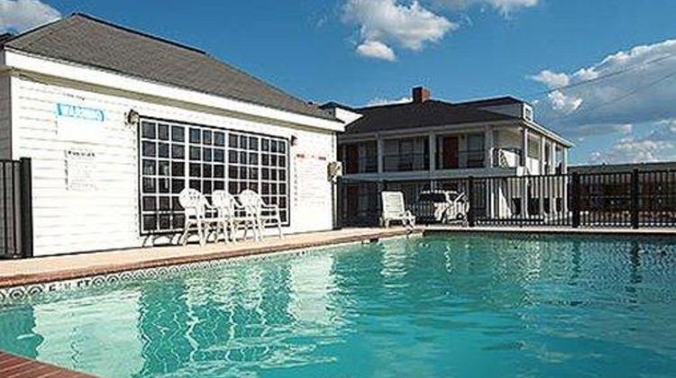 Western Motel Pool