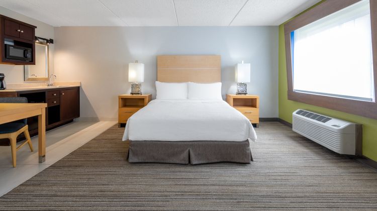 Holiday Inn Express Suite