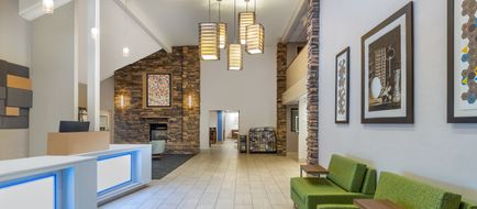 Holiday Inn Express Exterior