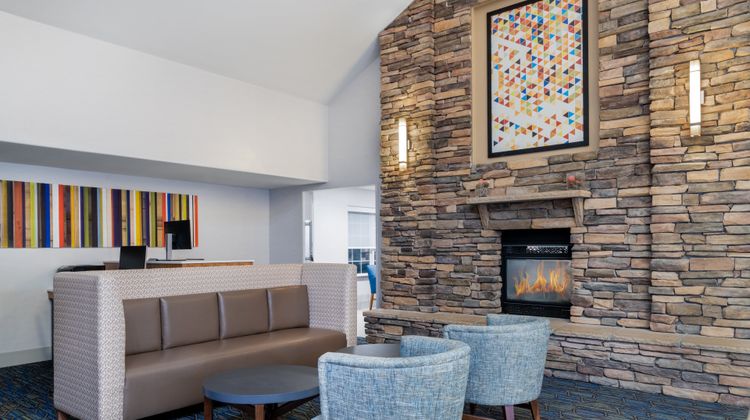 Holiday Inn Express Lobby