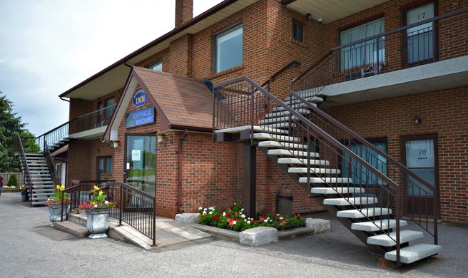 Newmarket Inn Exterior