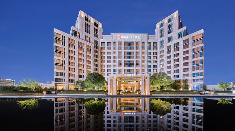 HUALUXE Ningbo Harbor City Exterior