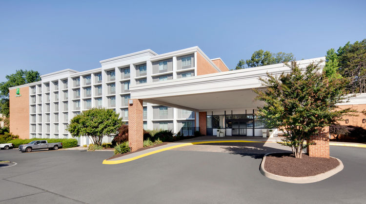 Holiday Inn University Area Exterior