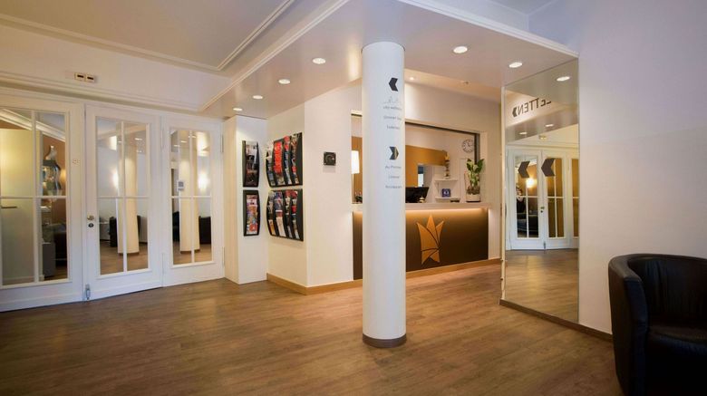 <b>Hotel Kronenhof Lobby</b>. Images powered by <a href="https://www.leonardoworldwide.com/" title="Leonardo Worldwide" target="_blank">Leonardo</a>.