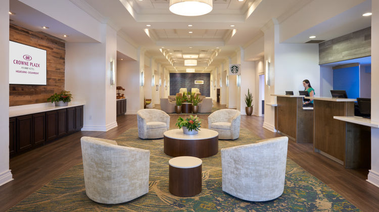 Crowne Plaza Melbourne Oceanfront Hotel Exterior