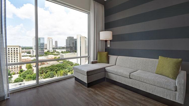 Holiday Inn Express Galleria Area Suite