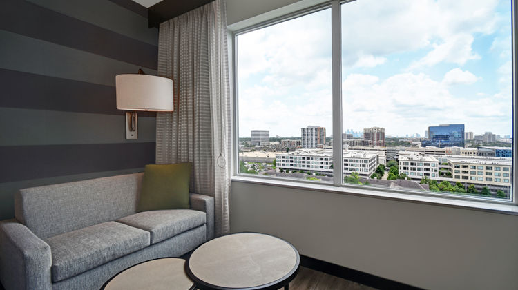Holiday Inn Express Galleria Area Room