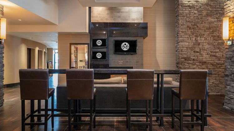 Sandman Signature Hotel & Rst Vancouver Lobby