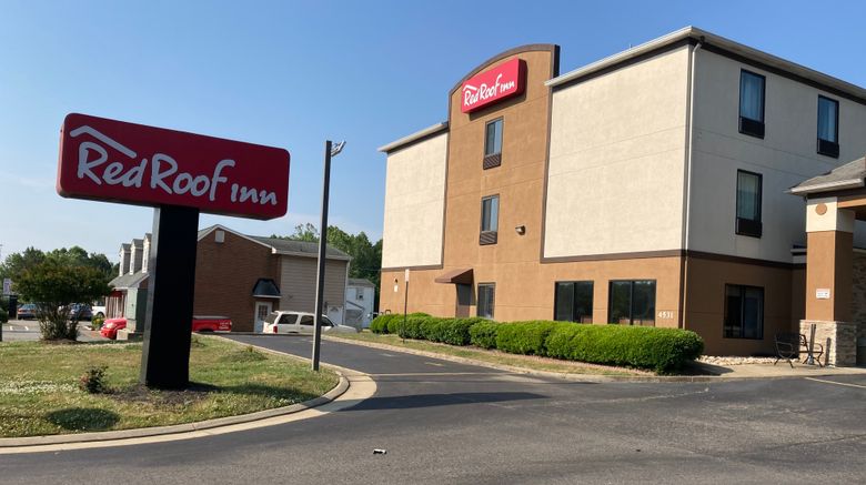 Red Roof Inn Newport News - Yorktown Exterior. Images powered by <a href="https://www.leonardoworldwide.com" target="_blank" rel="noopener">Leonardo</a>.