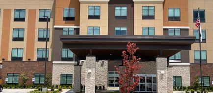 Holiday Inn Express & Suites Airport Exterior