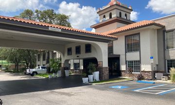 Red Roof PLUS+ Tampa - Busch Gardens