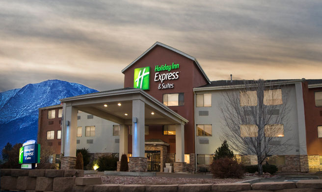 Holiday Inn Express & Suites Exterior
