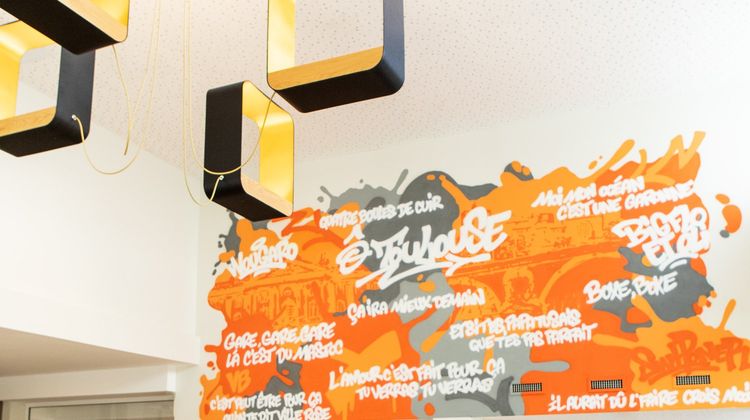 Toulouse Ponts Jumeaux Residhome Lobby