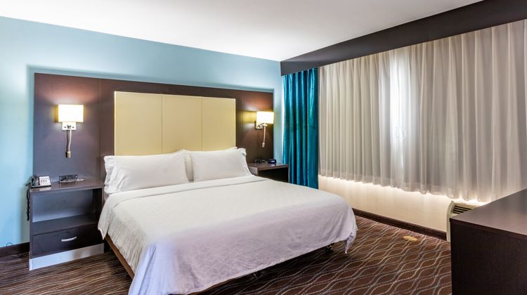 Holiday Inn Express Downtown Suite