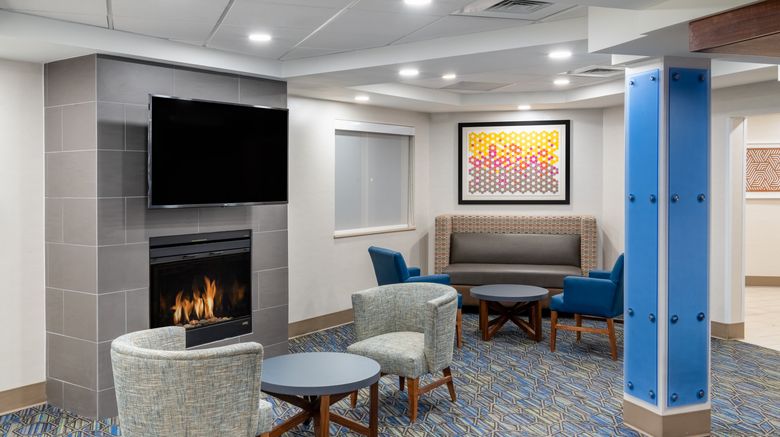 <b>Holiday Inn Express Airport Lobby</b>. Images powered by <a href="https://www.leonardoworldwide.com/" title="Leonardo Worldwide" target="_blank">Leonardo</a>.