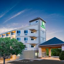 Holiday Inn Express Airport