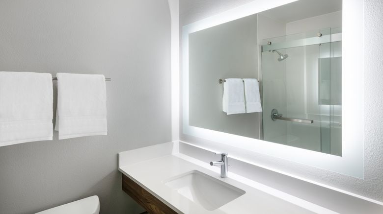 <b>Holiday Inn Express Airport Room</b>. Images powered by <a href="https://www.leonardoworldwide.com/" title="Leonardo Worldwide" target="_blank">Leonardo</a>.