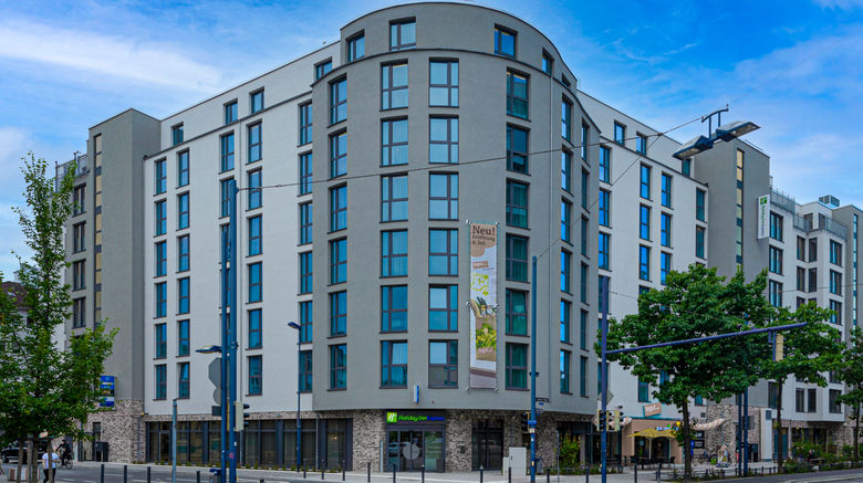 <b>Holiday Inn Express Offenbach Exterior</b>. Images powered by <a href="https://www.leonardoworldwide.com/" title="Leonardo Worldwide" target="_blank">Leonardo</a>.