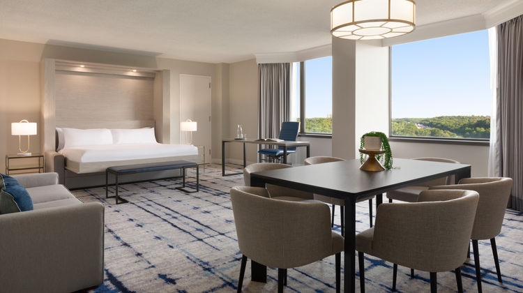 Crowne Plaza Greenbelt-Washington DC Suite