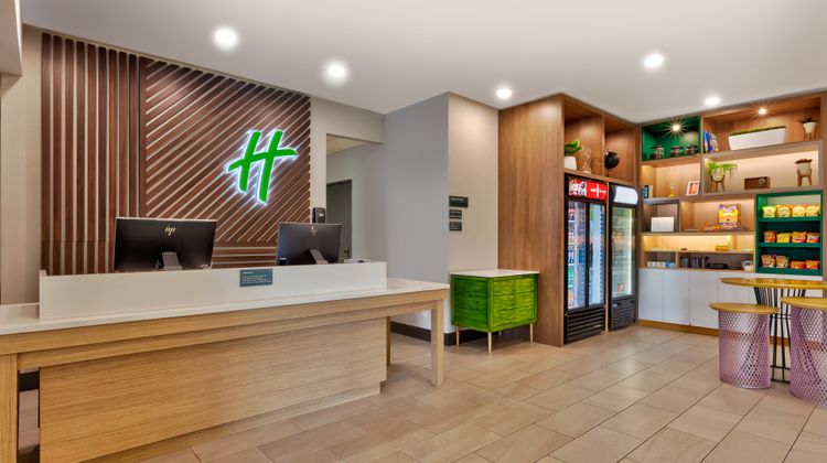 Holiday Inn Grand Rapids – South Lobby