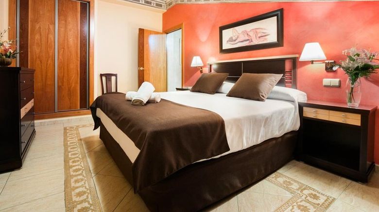 <b>Hotel Carlos I Toledo Room</b>. Images powered by <a href="https://www.leonardoworldwide.com/" title="Leonardo Worldwide" target="_blank">Leonardo</a>.