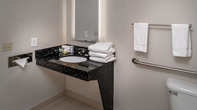 <b>Holiday Inn Express & Suites Pikeville Room</b>. Images powered by <a href="https://www.leonardoworldwide.com/" title="Leonardo Worldwide" target="_blank">Leonardo</a>.