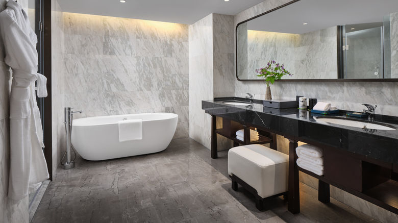 <b>InterContinental Resort Jiuzhai Paradise Suite</b>. Images powered by <a href="https://www.leonardoworldwide.com/" title="Leonardo Worldwide" target="_blank">Leonardo</a>.