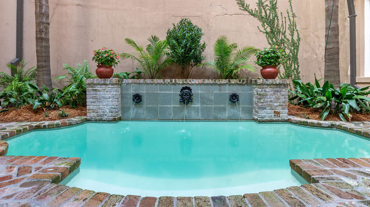 voco Saint James Hotel Pool