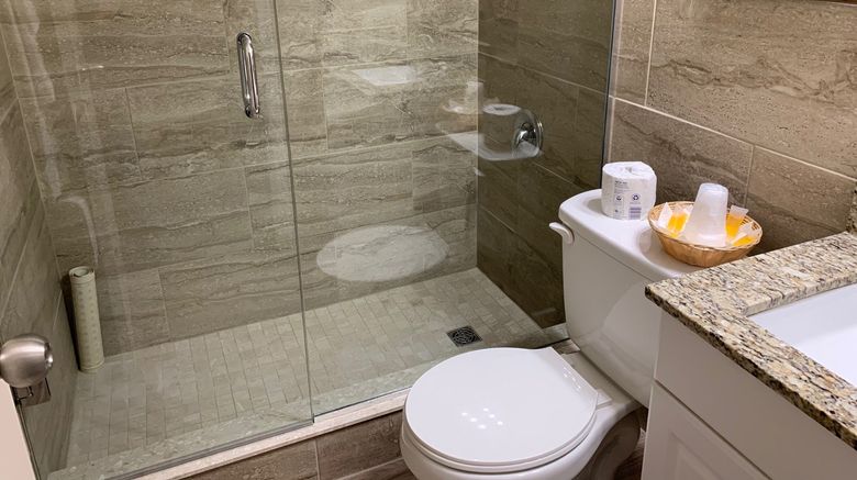 <b>Newmarket Inn Room</b>. Images powered by <a href="https://www.leonardoworldwide.com/" title="Leonardo Worldwide" target="_blank">Leonardo</a>.