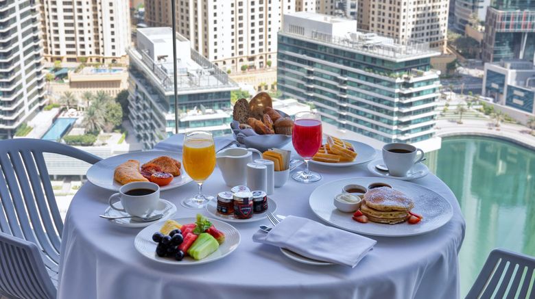 <b>Crowne Plaza Dubai Marina Room</b>. Images powered by <a href="https://www.leonardoworldwide.com/" title="Leonardo Worldwide" target="_blank">Leonardo</a>.