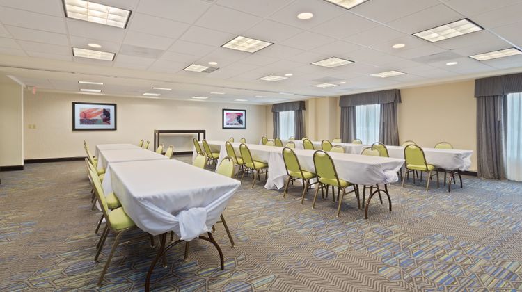Holiday Inn Express Hotel & Suites Largo Meeting