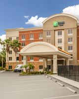 Holiday Inn Express Hotel & Suites Largo