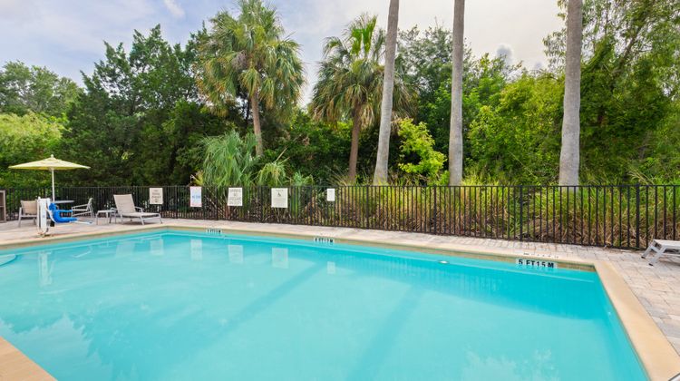 Holiday Inn Express Hotel & Suites Largo Pool
