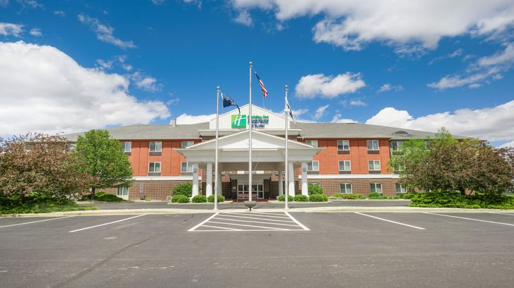 Holiday Inn Express Hotel & Suites Exterior