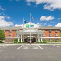 Holiday Inn Express Hotel & Suites